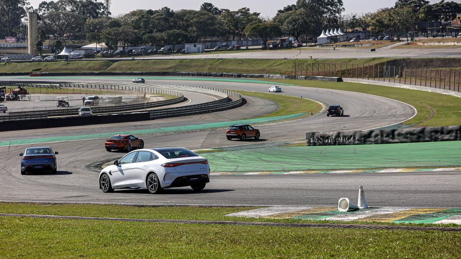 Festival Interlagos Carros volta com experiências, exposição e ativações -  Balcão Automotivo