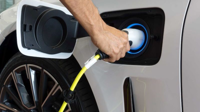 Brasil é pioneiro em solução completa para reciclagem de bateria de carro elétrico