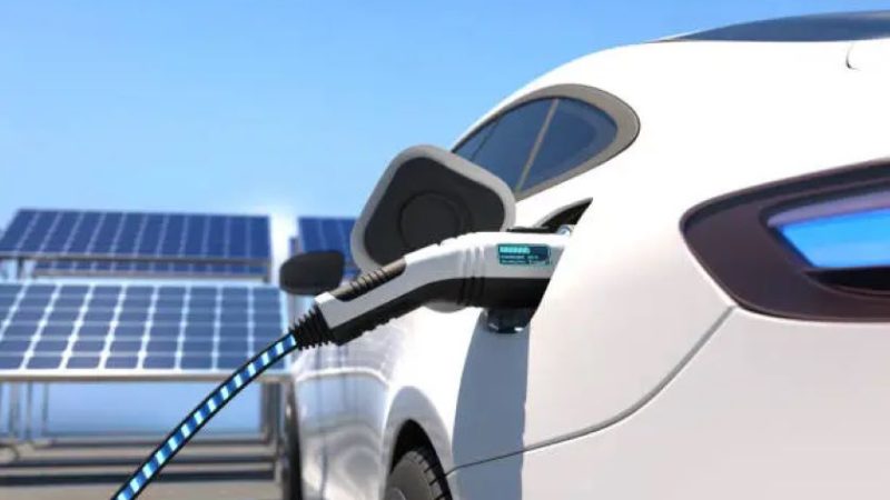 Veículos 100% elétricos lideram vendas de eletrificados
