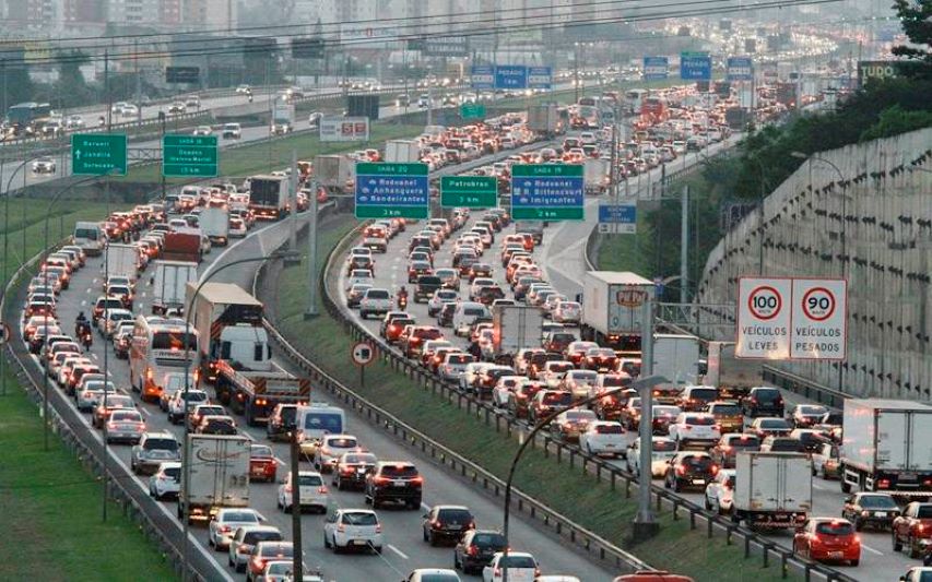 Tráfego nas rodovias paulista em 2023 é 5,2% maior que em 2022