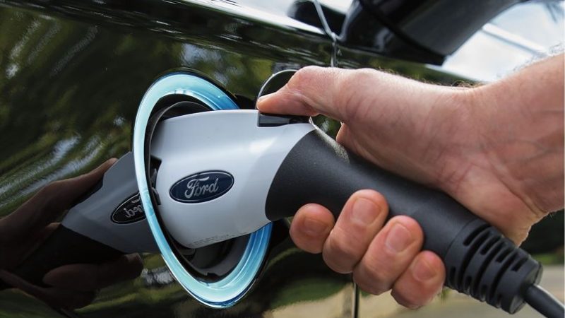 Vendas de veículos eletrificados vão crescer 60% em 2024