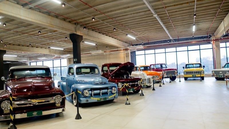 Picapes são atração do novo espaço temático do Dream Car Museum