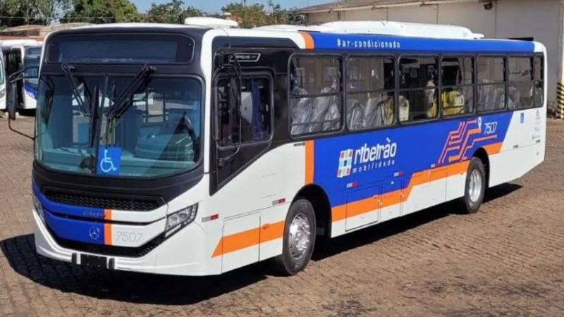 Mercedes-Benz entrega 128 ônibus em Ribeirão Preto