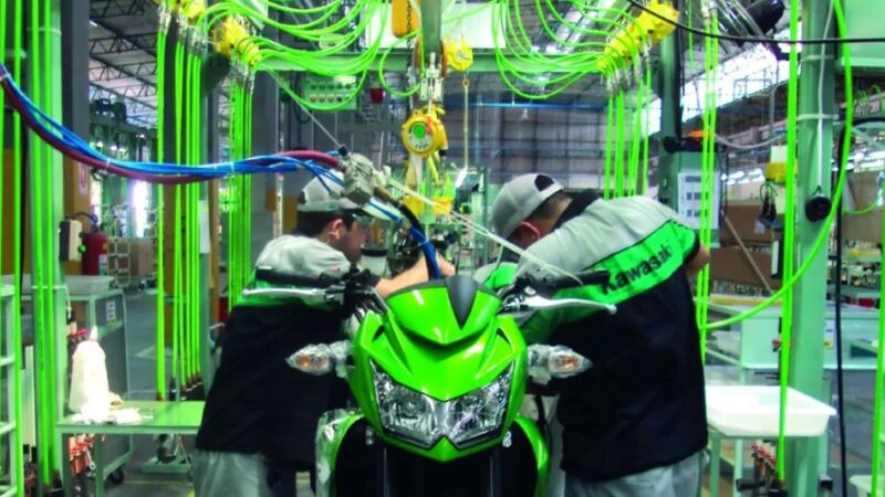 Tudo verde no caminho da indústria de motos
