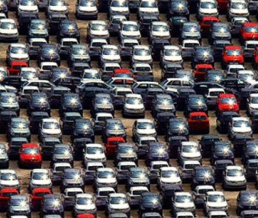 Emplacamentos de veículos crescem 20% no quadrimestre