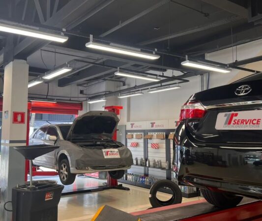 Toyota explora imagem com rede de oficinas e certificação de carros usados