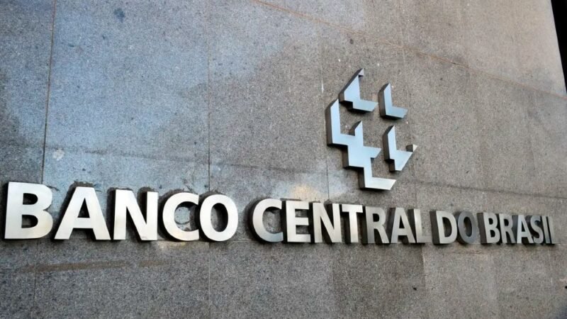 Mercado financeiro eleva previsão da Selic para 13,75% ao ano
