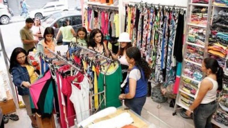 Confiança do Comércio sobe 3 pontos em janeiro, informa FGV