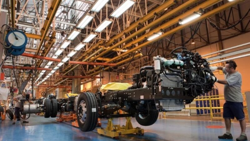 Indústria nacional de ônibus faz 70 anos e se consolida como polo global de inovação