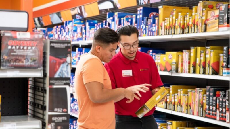 AutoZone abre vagas no Brasil e reforça convite a profissionais 50+