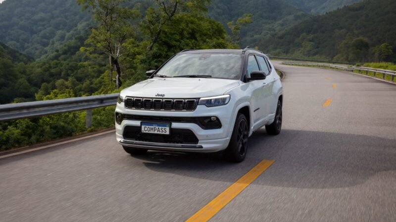 Jeep Compass Blackhawk Flex recebe motorização Turboflex
