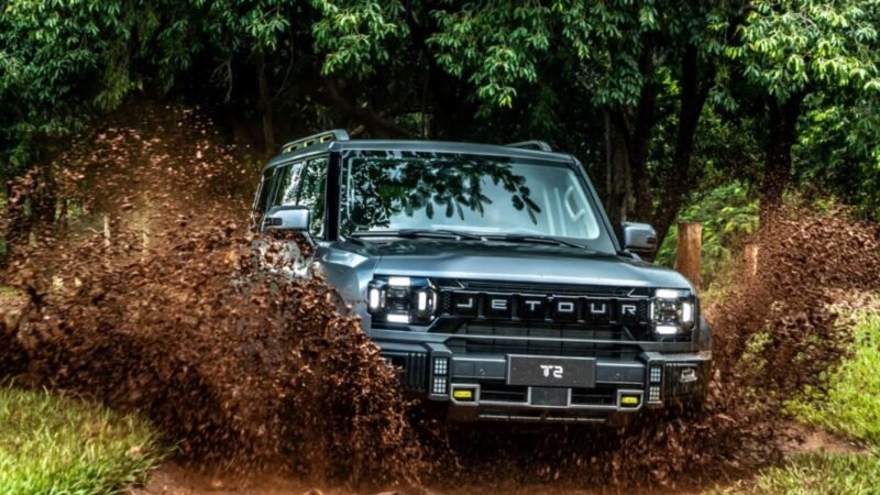 Após mostrar três modelos, Jetour revela seu 4º lançamento no Brasil