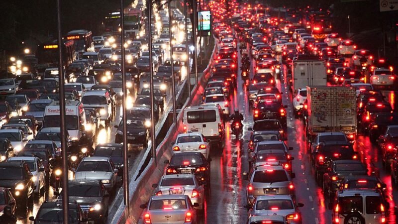 O envelhecimento da frota brasileira: um retrato incômodo da economia que patina