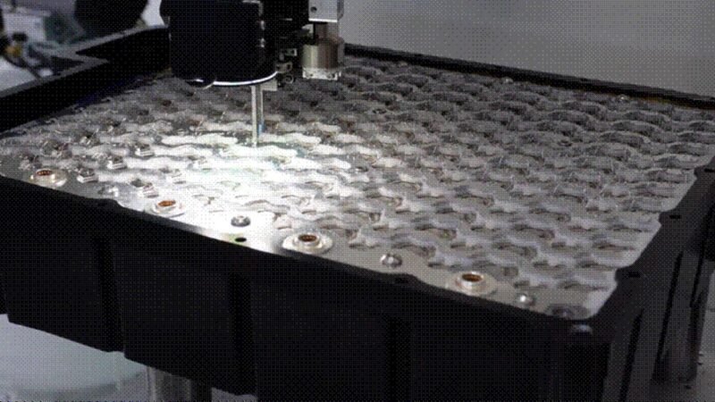 Auper desenvolve sua própria bateria para uso em moto elétrica da marca