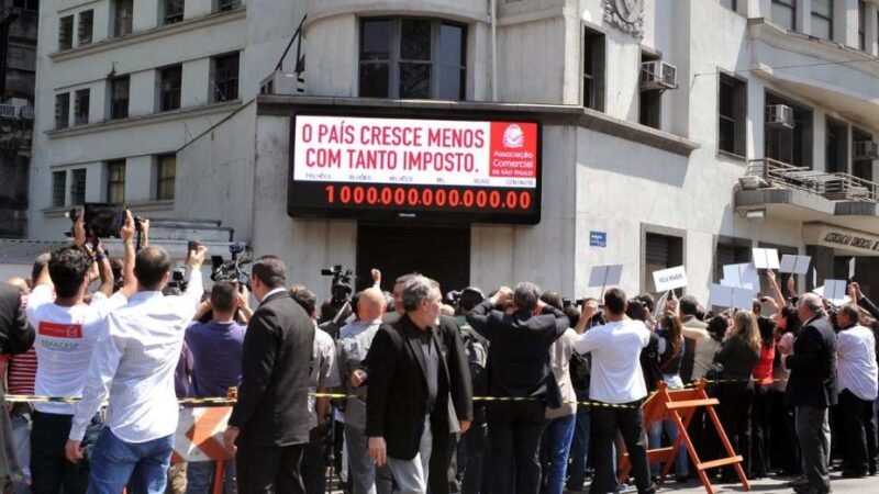 Impostômetro: em menos de três meses, governos arrecadam R$ 1 trilhão