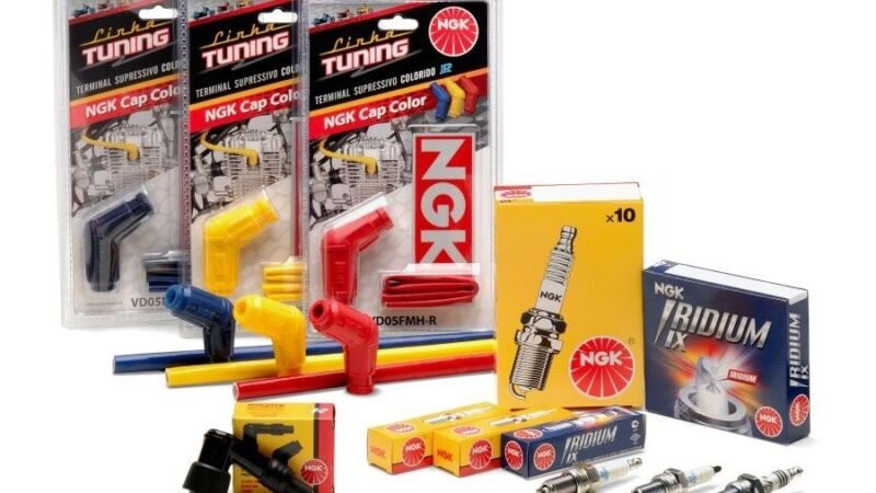 Manutenção caseira de velas prejudica o consumo de combustível e a segurança da moto