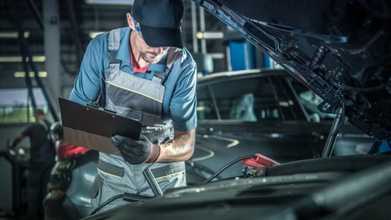 Alta do setor automotivo amplia pressão por eficiência operacional em concessionárias, oficinas e autopeças