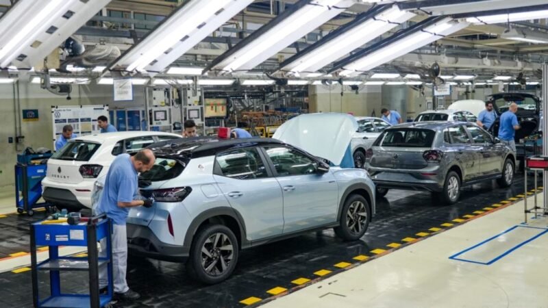 Com 4,3 mil contratações no ano, produção supera 1,1 milhão de veículos