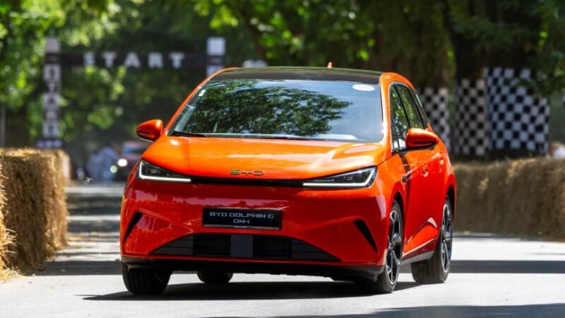BYD terá Dolphin G híbrido e nova geração do Dolphin Mini no Brasil