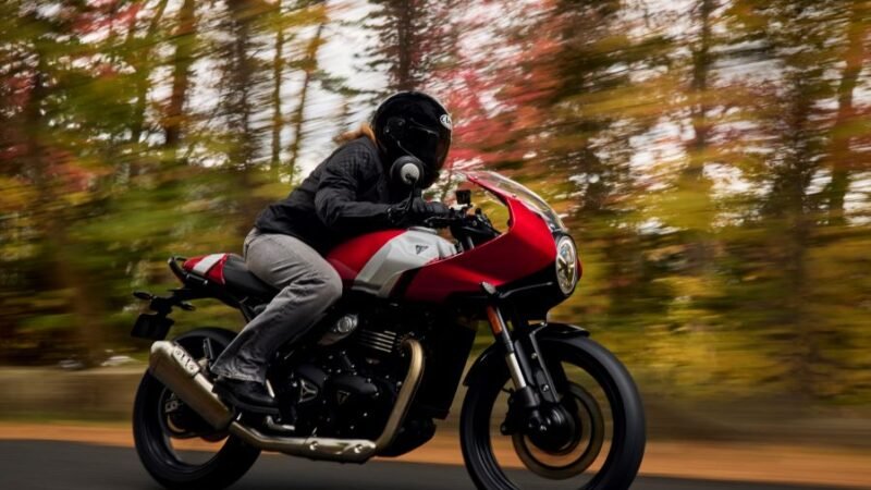 Triumph amplia linha 400 no Brasil com as inéditas Tracker e Thruxton