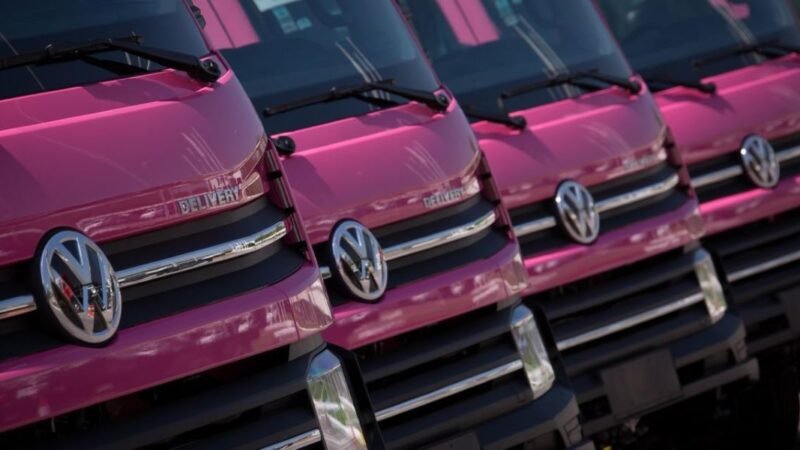 VW Delivery 11.180 segue na liderança do mercado de caminhões
