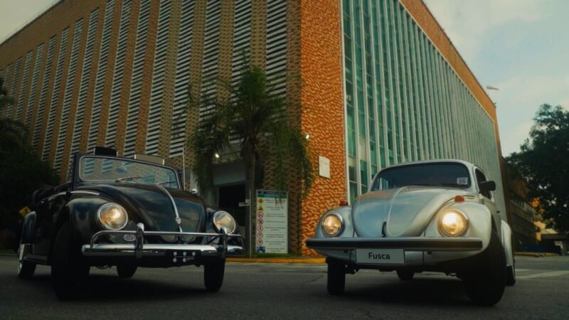 Garagem VW e Museu CARDE celebram história do Fusca com troca de veículos presidenciais