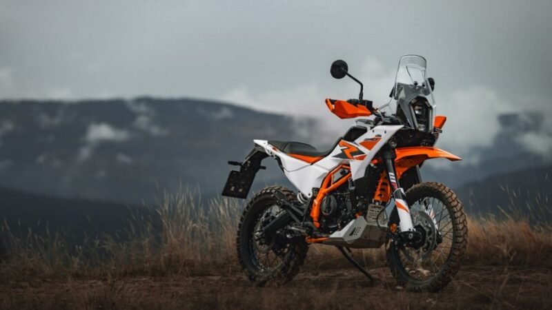 KTM lança 390 Adventure R e 390 Adventure X e abre nova fase da marca no Brasil
