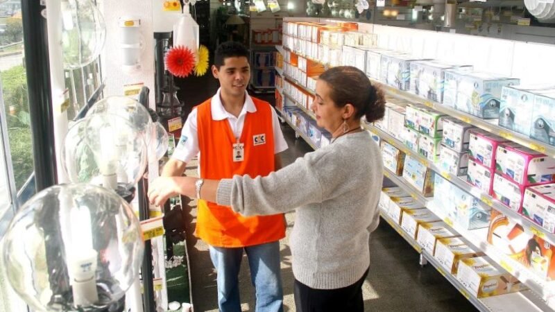 Fim da 6×1: escala mais branda atrai profissionais, mas comércio deve ter aumento de custo