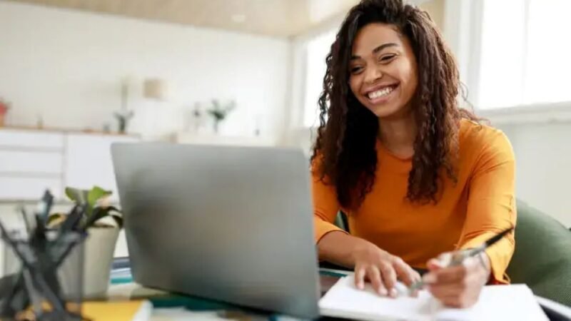 Maturidade digital: 3 em cada 4 pequenos negócios usam computador no dia a dia
