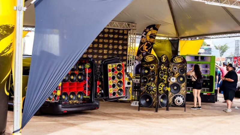 Insane Sound reúne soluções para personalização de veículos em shopping automotivo